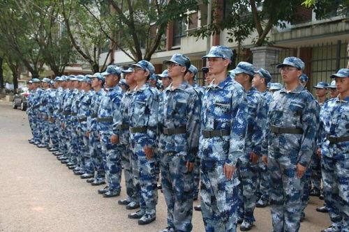 娱乐吃瓜军训,青春记忆里的酸甜苦辣